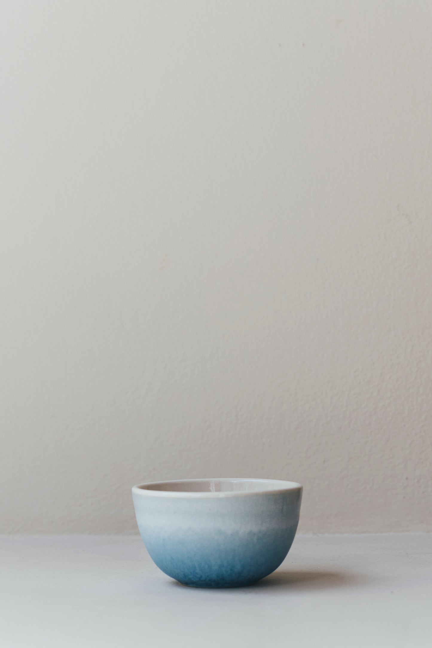 Copo SO COFFEE pequeno azul e branco